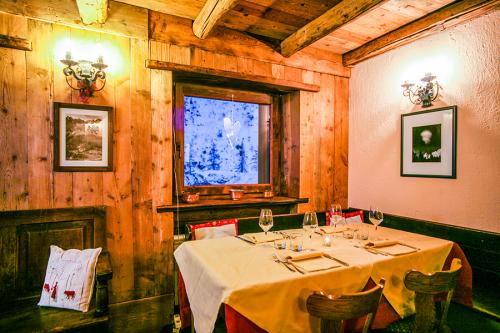 Hotel & Ristorante Miravalle | Hotel & Ristorante in Val Ferret